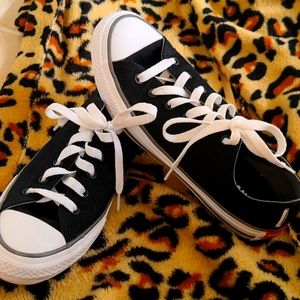black converse all star shoes